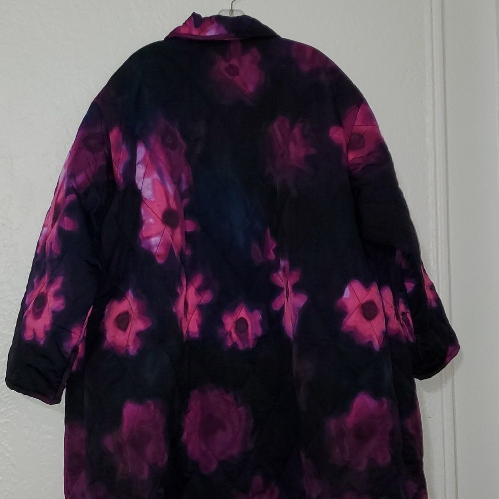 Women's Floral Print Quilted Jacket - Picture 11 of 17